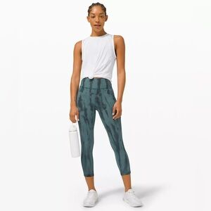 Lululemon Invigorate HR Crop 23"
Wash